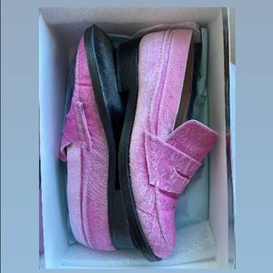 Man repeller velvet loafers